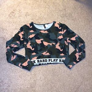 Divided H&M Camo Pink Long Sleeve Crop Top Size L